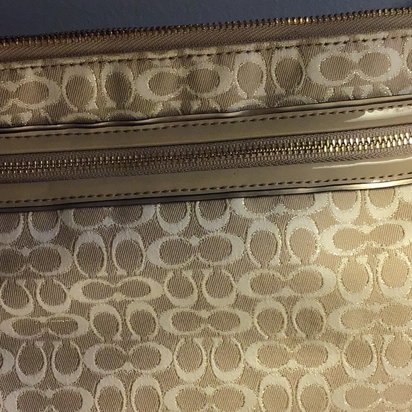 Coach shoulder bag,tan and gold - Picture 4 of 5